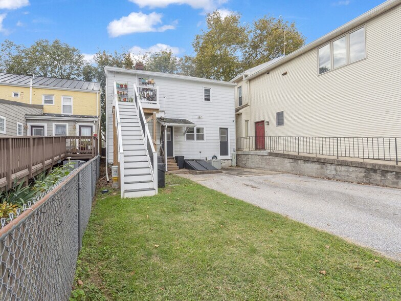 More Photos Of 239 E Main St, Westminster Office For Sale