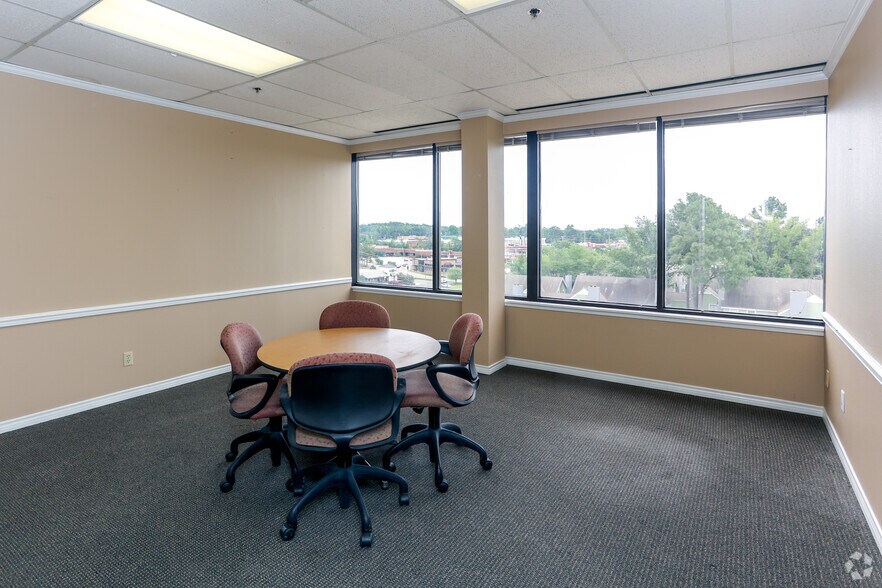 More Photos Of 3301 Golden Rd, Tyler Office For Lease