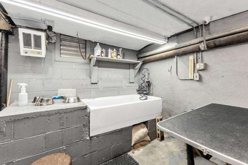 More Photos Of 9518 Avenue L, Brooklyn Storefront Retail Office For Sale