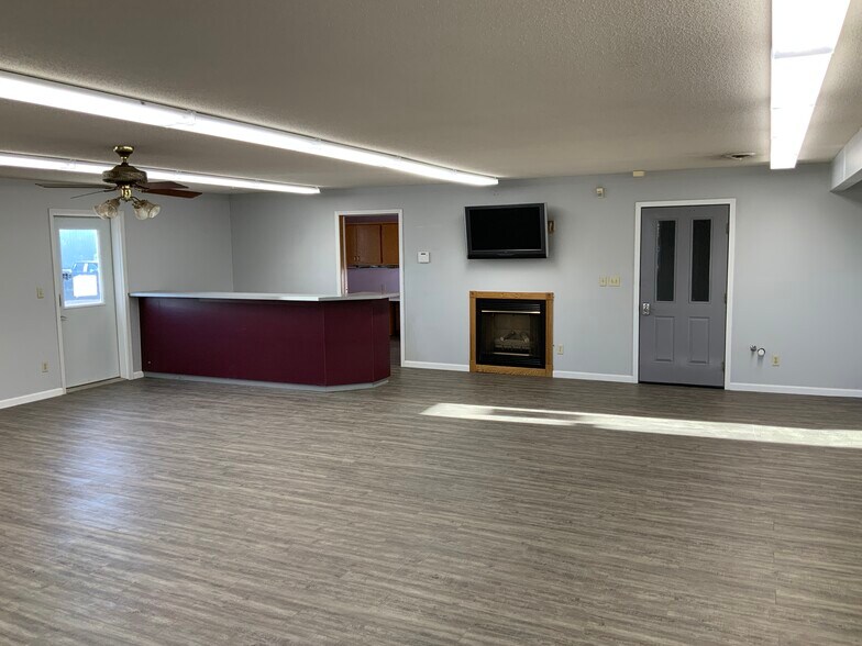 More Photos Of 545 8th Ave NE, Saint Joseph Warehouse For Sale