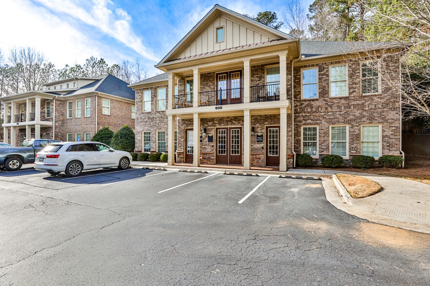 More Photos Of 1905 Woodstock Rd, Roswell Office For Lease