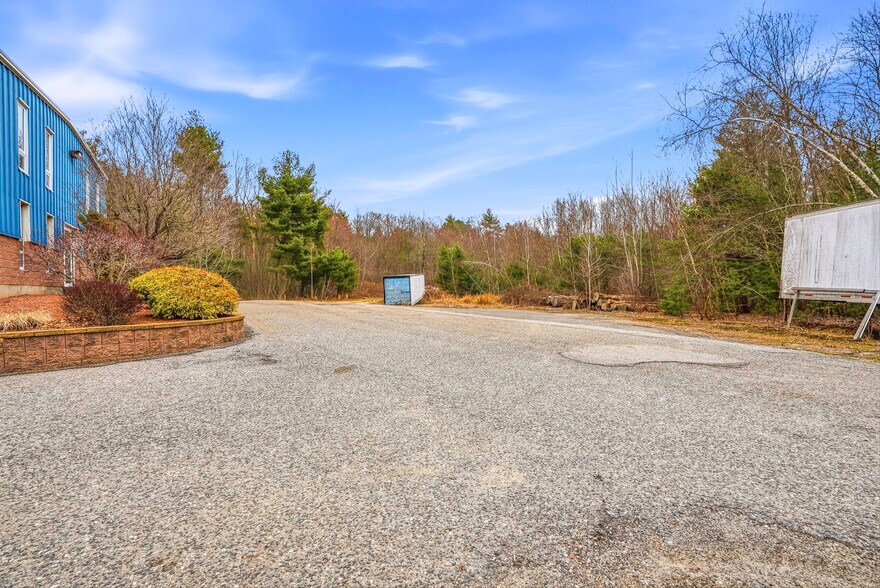 More Photos Of 174 Davis St, Douglas Industrial For Lease