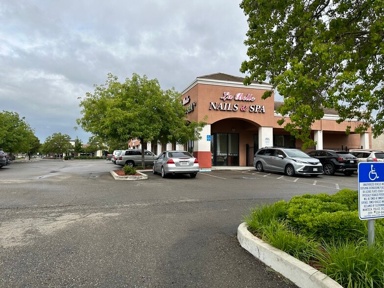 More Photos Of 250 Commerce Ave, Manteca Unknown For Lease