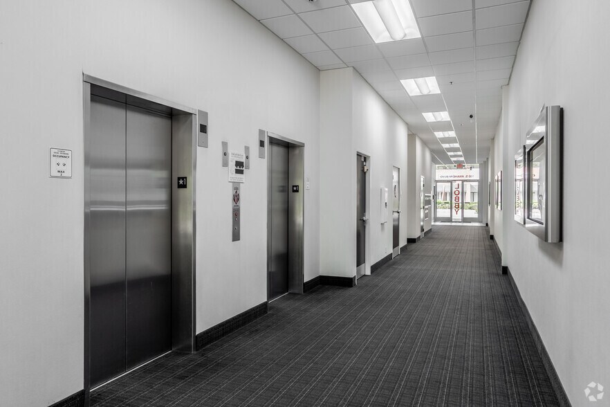 More Photos Of 100 S Anaheim Blvd, Anaheim Office For Lease