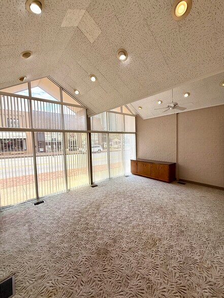 More Photos Of 108 S Main St, Madisonville Office Residential For Sale