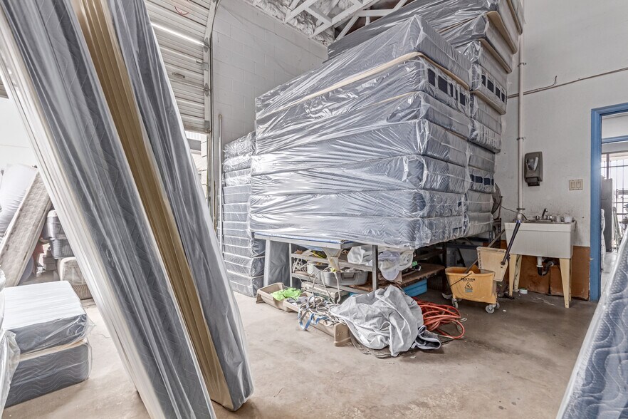 More Photos Of 6016 N 57th Ave, Glendale Warehouse For Sale