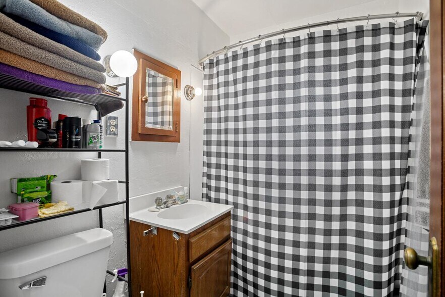 More Photos Of 2 University Ave W, Minot Apartments For Sale