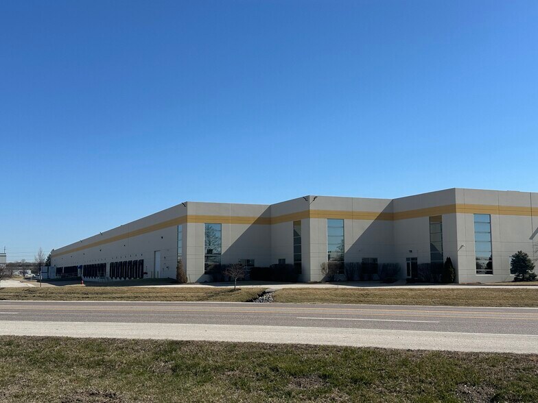 Primary Photo Of 13886-13890 Corporate Woods Trl, Bridgeton Distribution For Lease