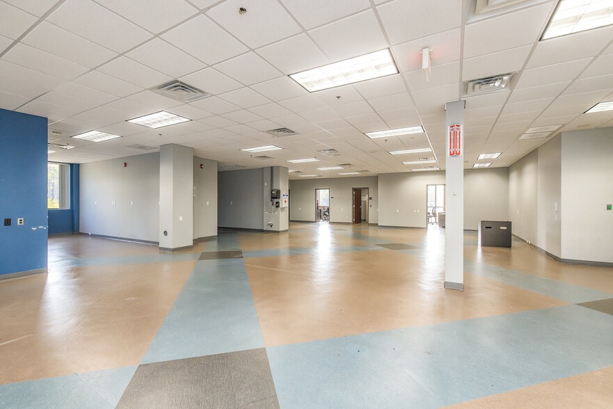 More Photos Of 4332 Southport-Supply Rd, Southport Medical For Sale