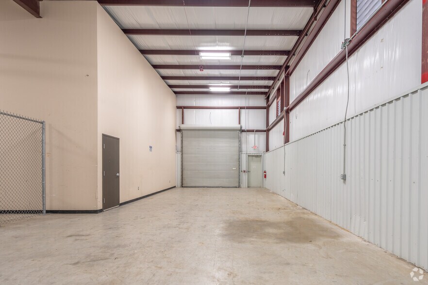 More Photos Of 27316 Spectrum Way, The Woodlands Office For Sale