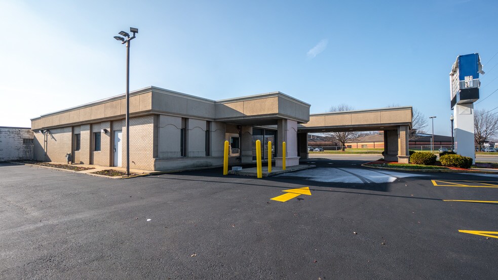 More Photos Of 7007 Calumet Ave, Hammond General Retail For Sale