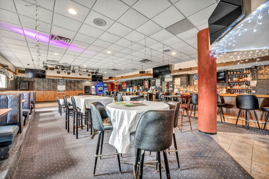 More Photos Of 5348 E Lake Rd, Sheffield Lake Restaurant For Sale