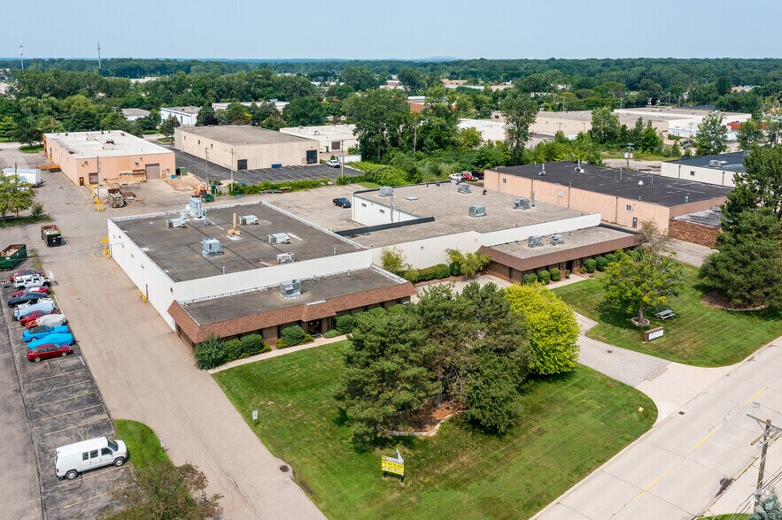 More Photos Of 5815 E Executive Dr, Westland Manufacturing For Lease