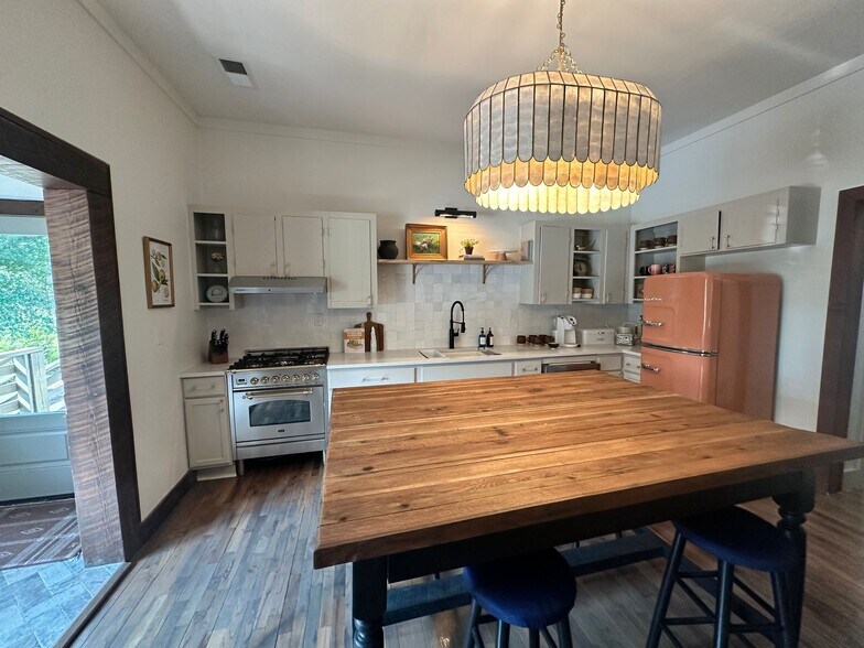 More Photos Of 6700 Shady grove Rd, Cumming Office Residential For Sale