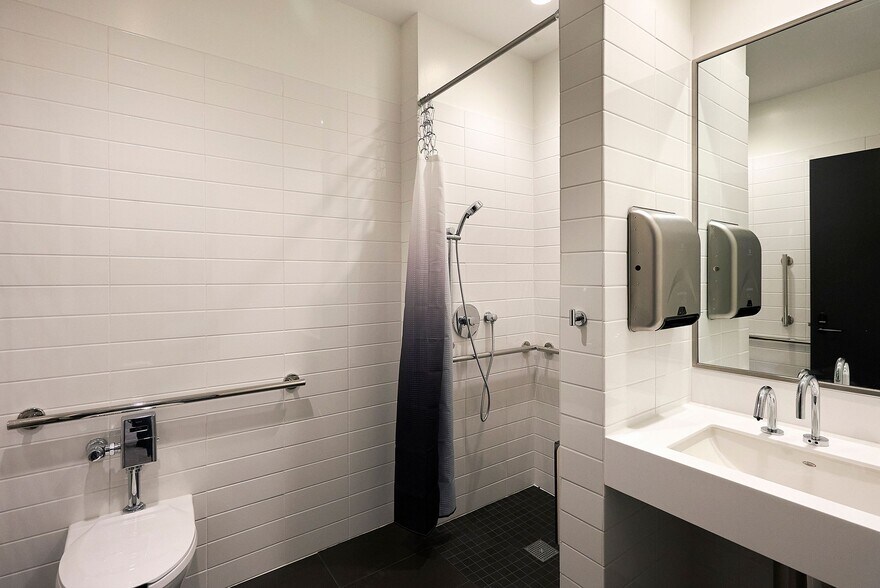 More Photos Of 1 Willoughby Sq, Brooklyn Office For Lease