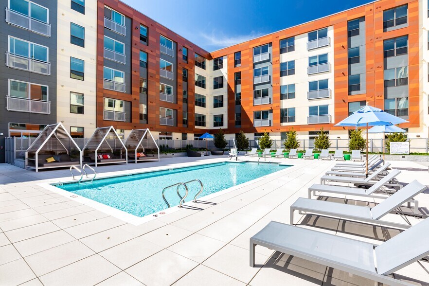 More Photos Of 190 Pleasant St, Malden Apartments For Lease