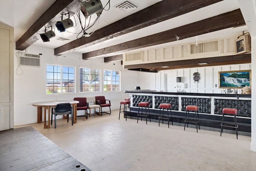 More Photos Of 12900 Soda Lake Rd, Santa Margarita Hotel For Sale