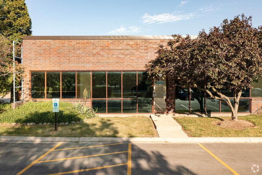 More Photos Of 1300 Remington Rd, Schaumburg Flex For Lease