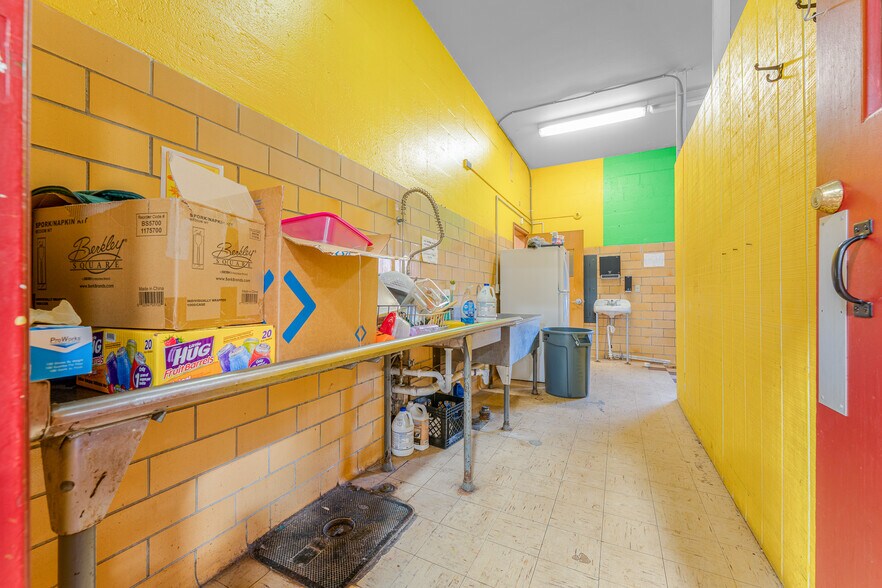 More Photos Of 300 North St, Waynesburg Schools For Sale