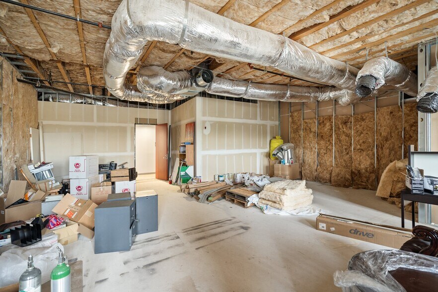 More Photos Of 15944 Los Serranos Country Club Dr, Chino Hills Coworking Space