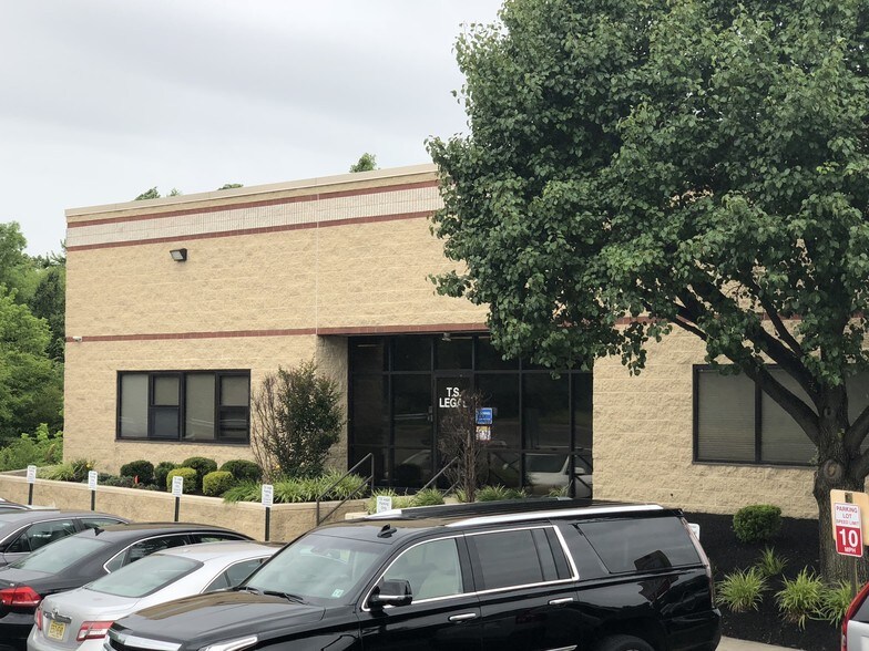 More Photos Of 100 Grove Rd, West Deptford Light Manufacturing For Lease