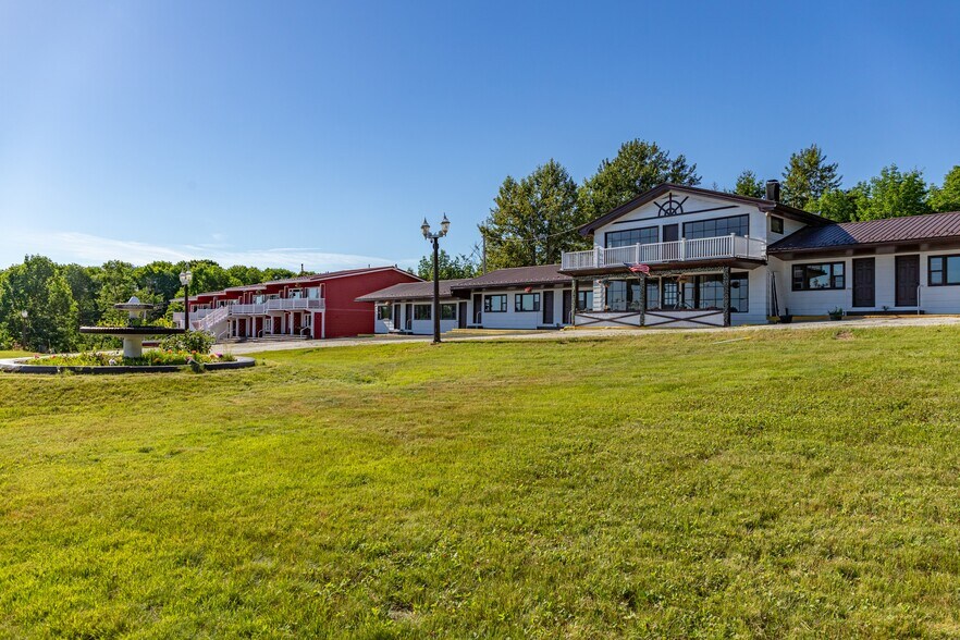 More Photos Of 196 US Route 1, Bucksport Hotel For Sale