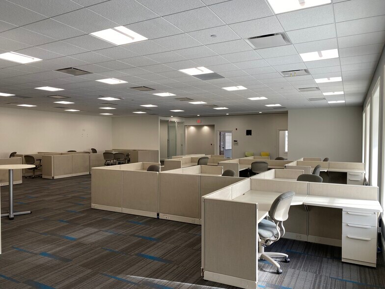 More Photos Of 130 S Union St, Traverse City Office For Lease