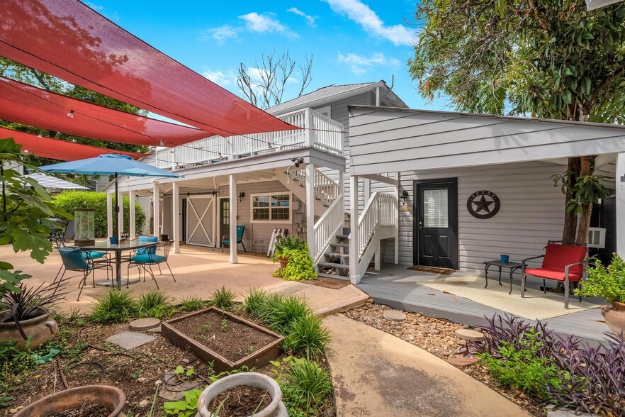 More Photos Of 225 W Craig Pl, San Antonio Hotel For Sale