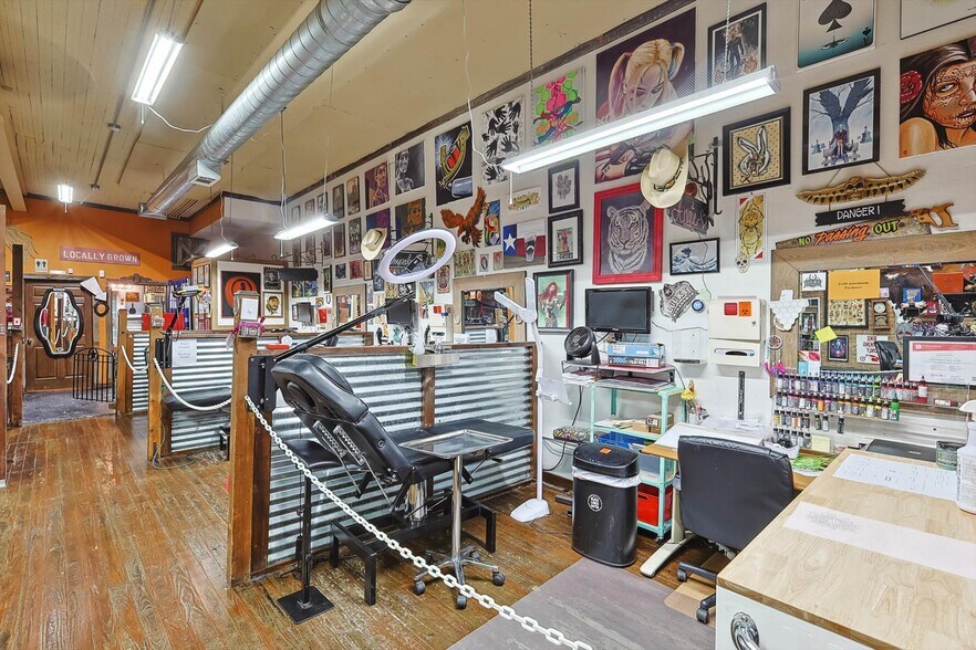 More Photos Of 1426 N Main St, Fort Worth Storefront Retail Office For Lease