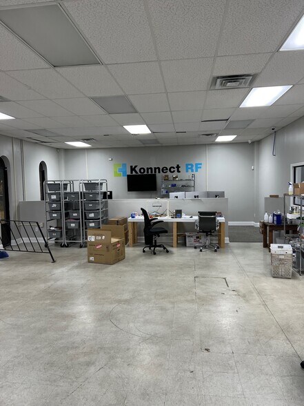 More Photos Of 415 Flint Ave, Albany Office For Sale