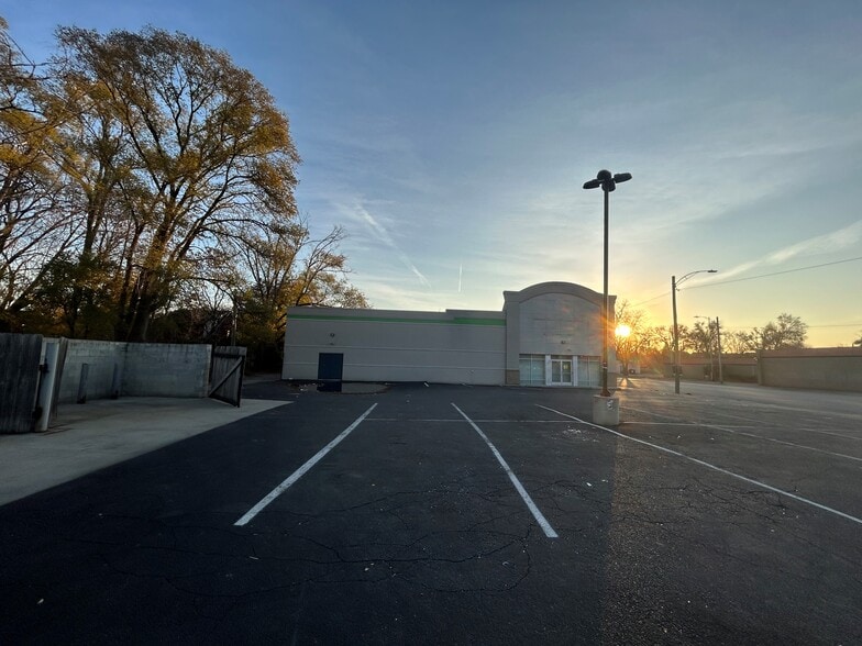 More Photos Of 13018 Fenkell St, Detroit Freestanding For Lease