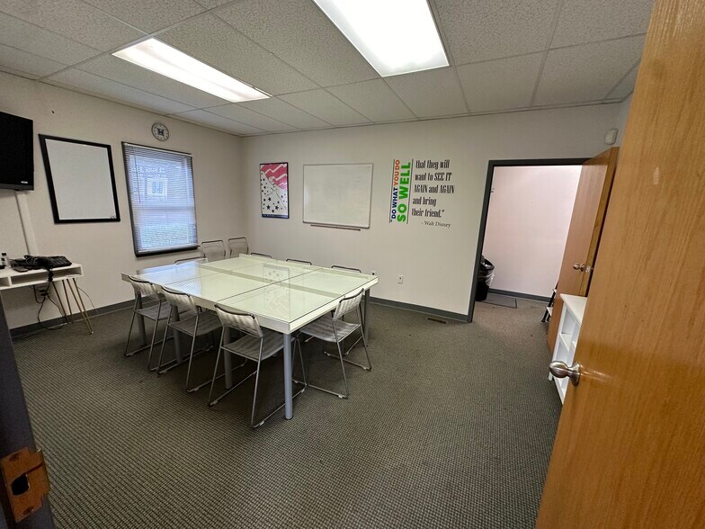 More Photos Of 2500 E High St, Pottstown Office For Sale