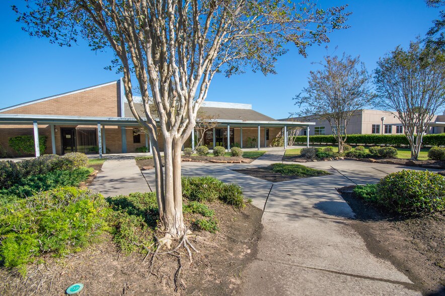 More Photos Of 13414 Medical Complex Dr, Tomball Medical For Lease
