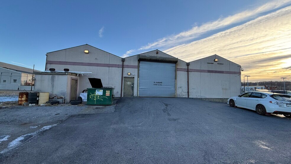 More Photos Of 124 3rd St, Allentown Auto Dealership For Lease