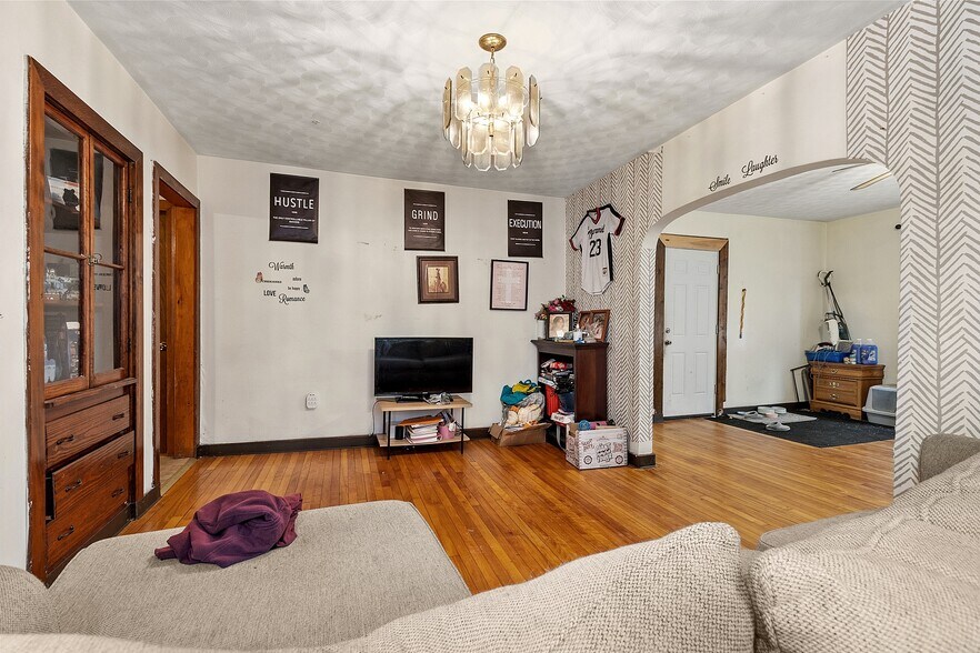 More Photos Of 13 Groton Pl, Worcester Apartments For Sale