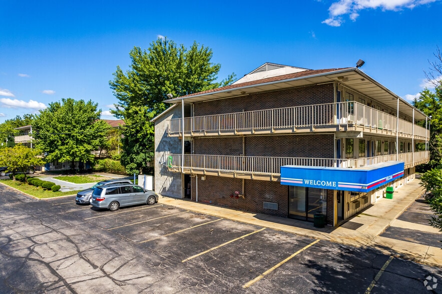 Primary Photo Of 311 E Highland Rd, Macedonia Hotel For Sale