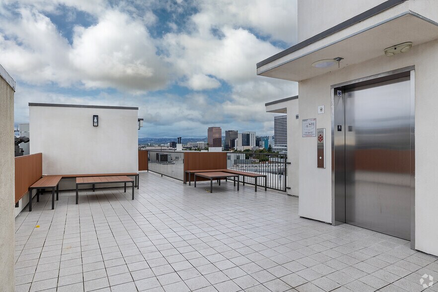 More Photos Of 951 Ogden Ave, Los Angeles Apartments For Lease