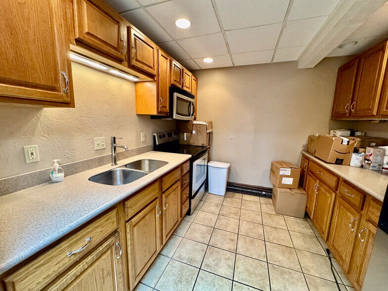 More Photos Of 1050 Triplett Blvd, Akron Warehouse For Sale