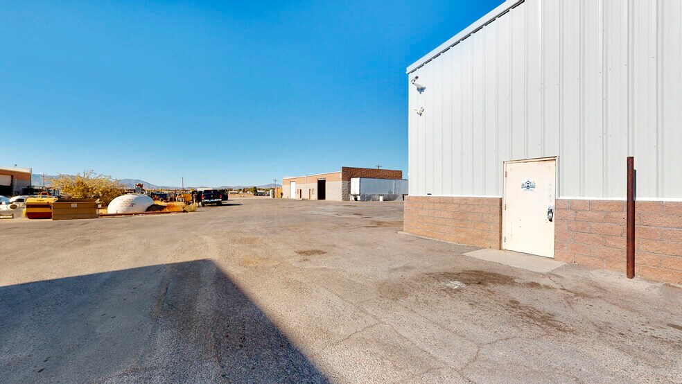 More Photos Of 800 Margaret St, Pahrump Warehouse For Lease
