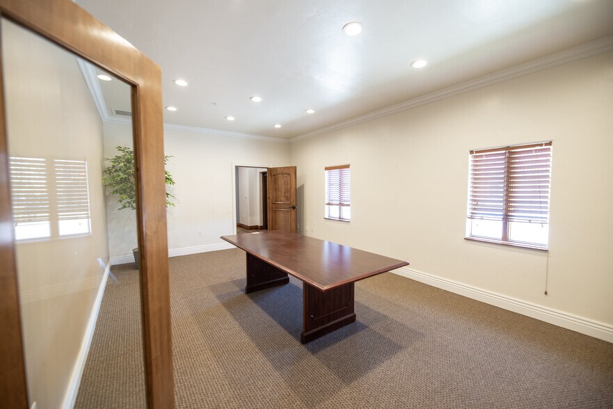 More Photos Of 2436-2438 Brunello Trace, Lutz Office For Lease