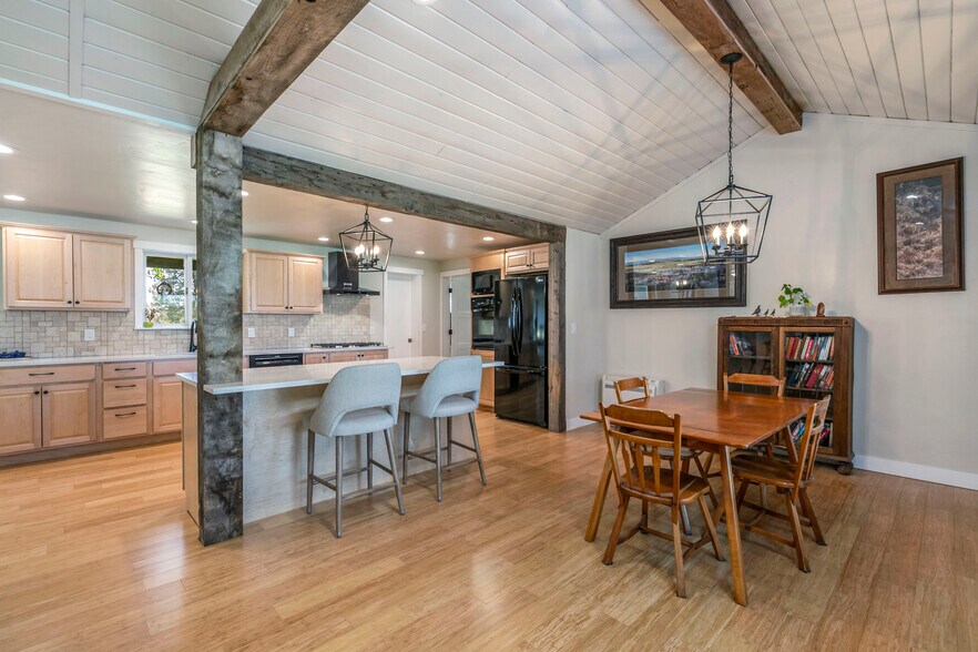 More Photos Of 61212 Obernolte Rd, Bend Specialty For Sale