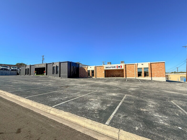 Primary Photo Of 12131-12137 Valliant St, San Antonio Showroom For Sale