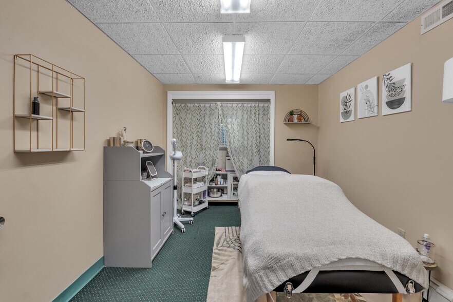 More Photos Of 294 Pleasant St, Stoughton Office For Sale