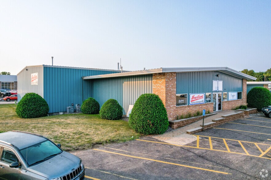 Primary Photo Of 22011-22043 Industrial Blvd, Rogers Light Manufacturing For Lease