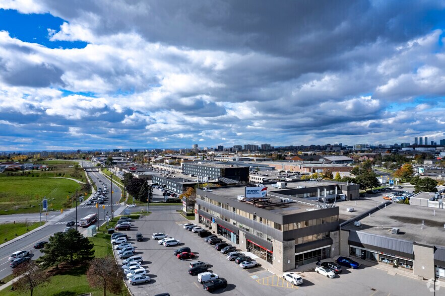More Photos Of 3701-3731 Chesswood Dr, Toronto Office For Lease