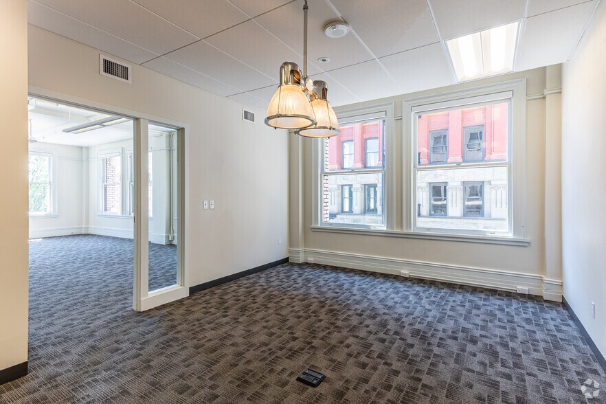More Photos Of 319 SW Washington St, Portland Office For Sale