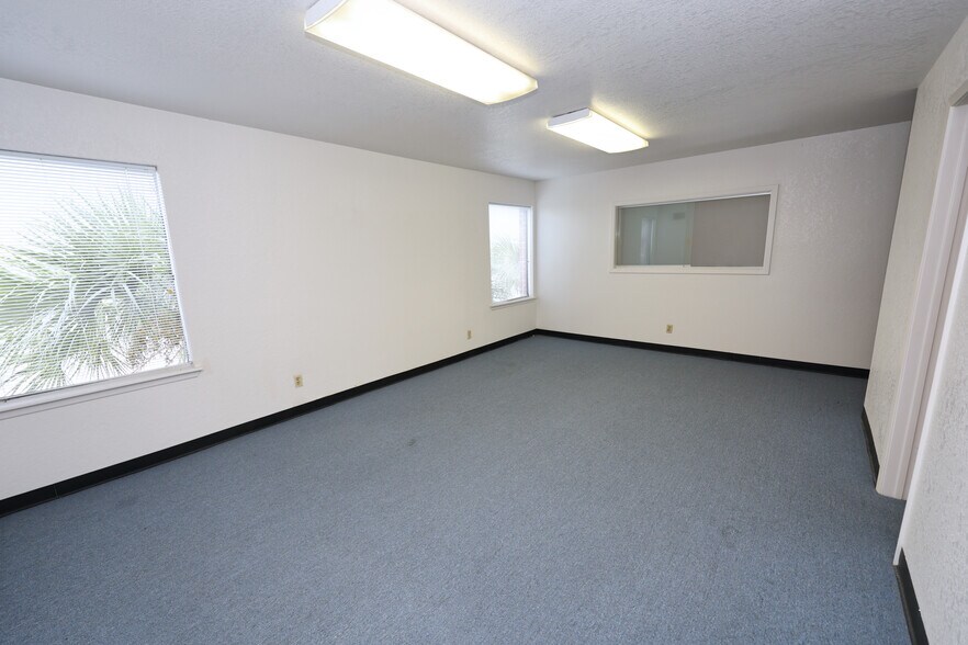 More Photos Of 6511 Stewart Rd, Galveston Office For Lease