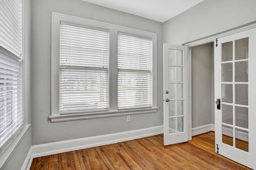 More Photos Of 2258 Riverside Ave, Jacksonville Office For Sale