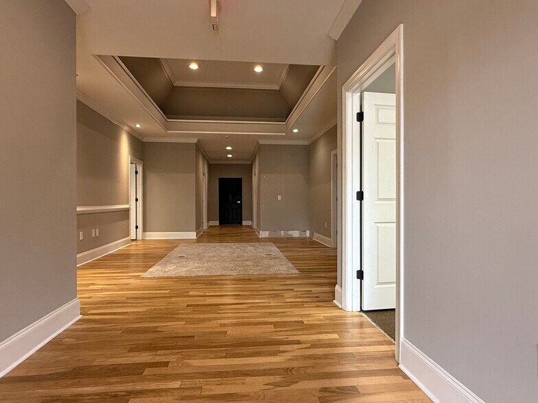 More Photos Of 4913 Summer Oak Dr, Buford Light Manufacturing For Lease