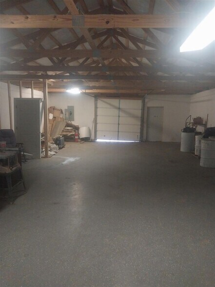 More Photos Of 314 2nd St, Central City Industrial For Sale